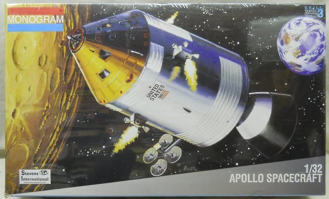 Monogram 1/32 Apollo Spacecraft - Command / Service Module Cut Away With Interior, 6061 plastic model kit